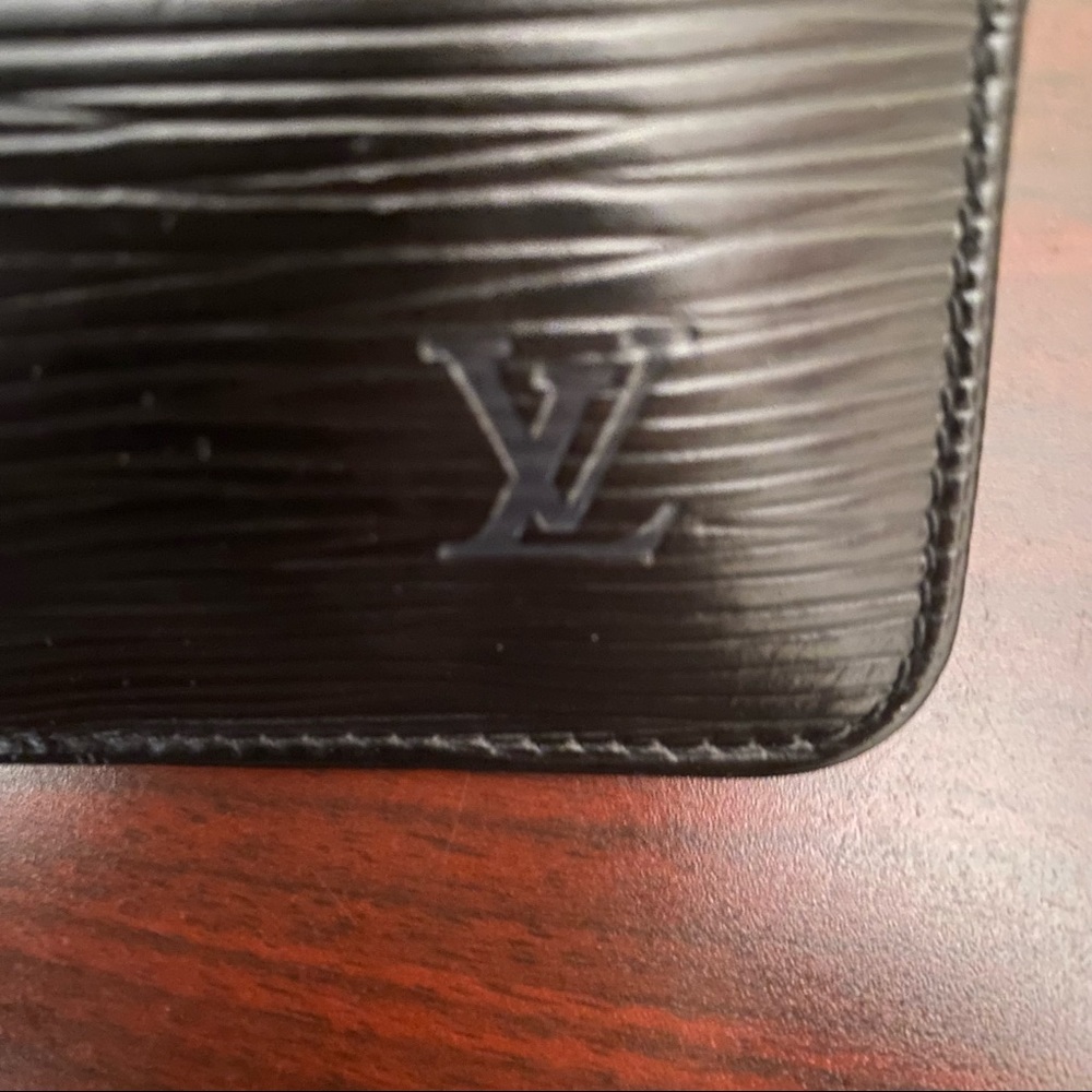❤️SOLD❤️VINTAGE LV KEY POUCH Black Epi Leather - Picture 4 of 8